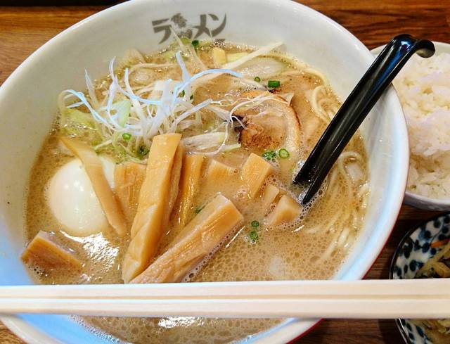 ラーメン海鳴 (1).jpg